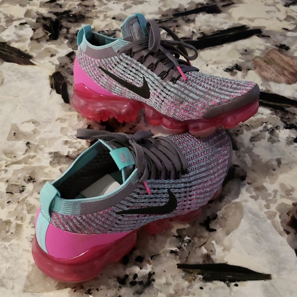 Nike Shoes - Nike Air VaporMax Flyknit 3 like new